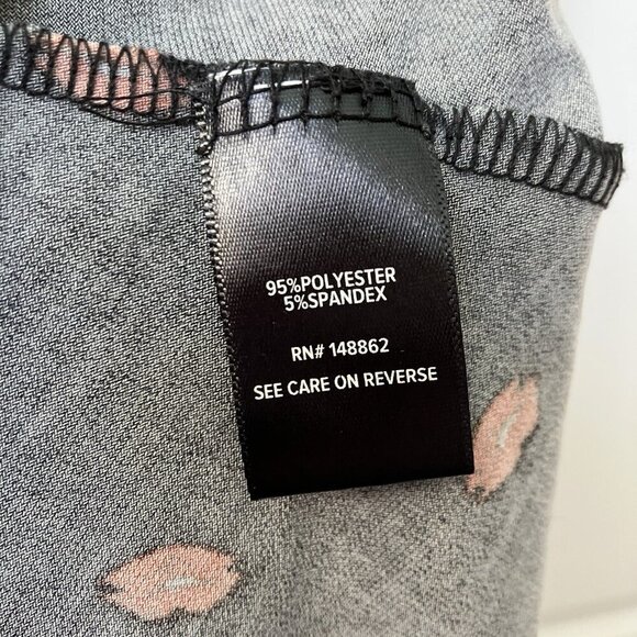 Torrid Size 00  Black Lipstick Kiss Skater Dress  V-neck EUC! - Picture 9 of 11